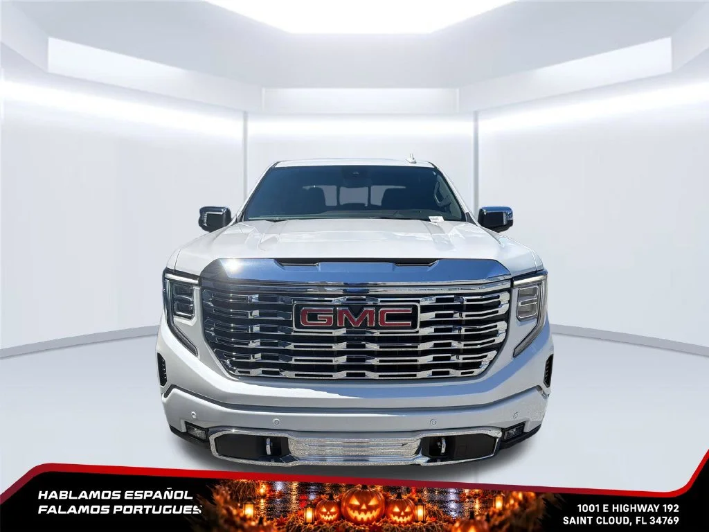 Used 2025 White Frost Tricoat GMC Denali image 8