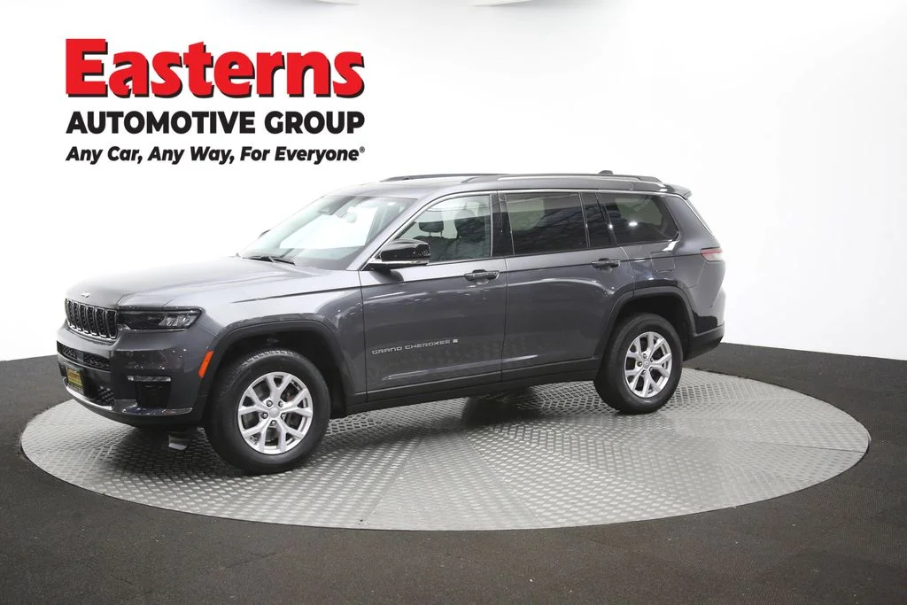Used 2022 Gray Jeep Limited image 61