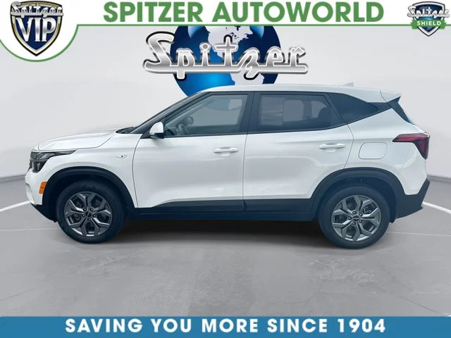 Used 2024 White Kia LX image 6