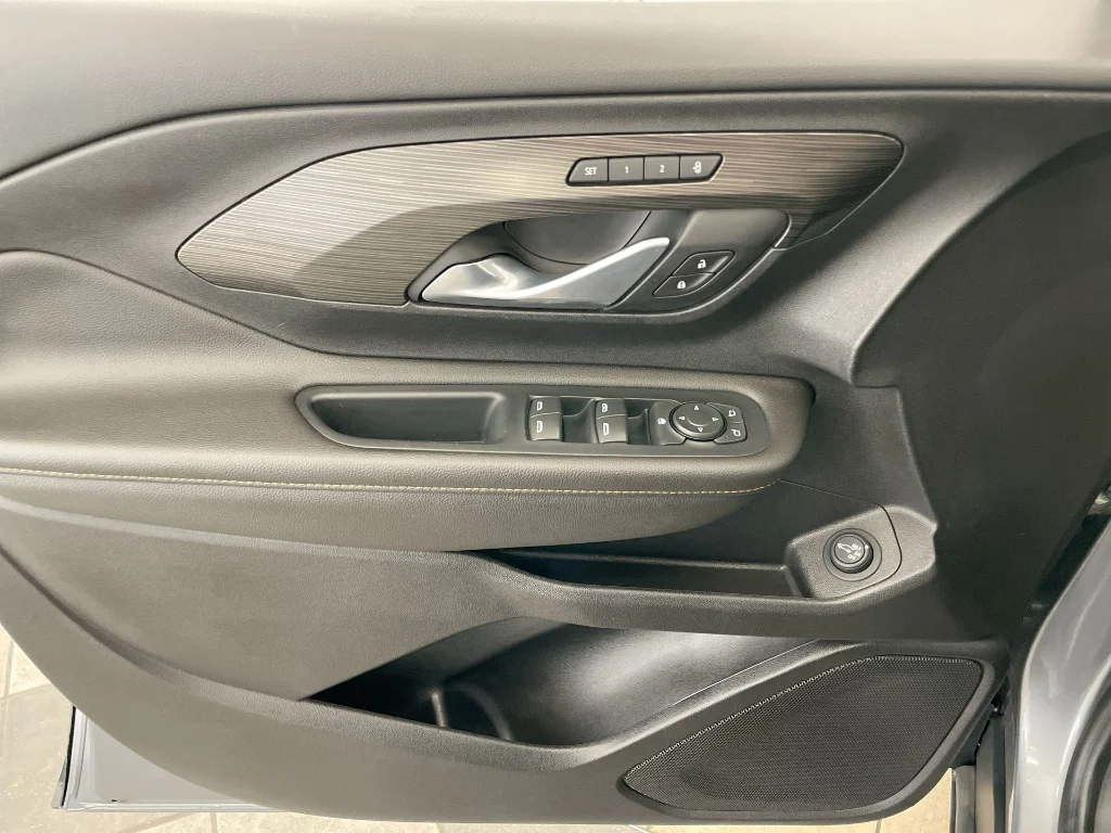 Used 2020 GRAY GMC SLT image 23