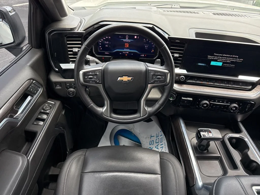Used 2022 Iridescent Pearl Tricoat Chevrolet LTZ image 18