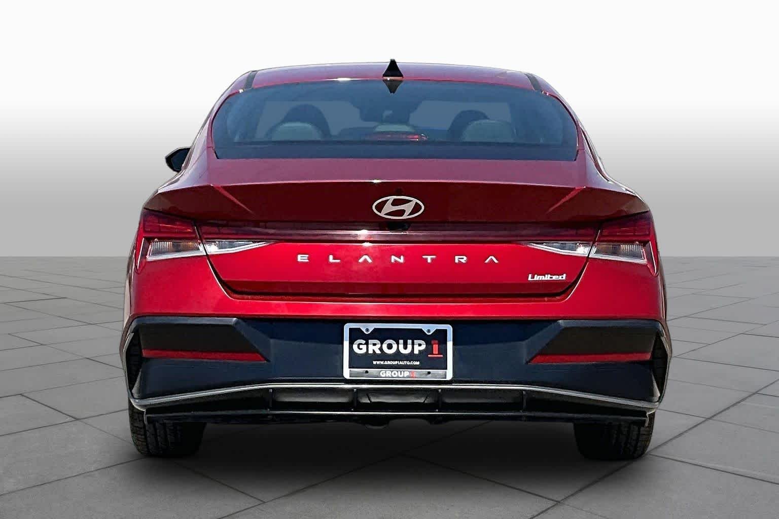 Used 2025 Ultimate Red Hyundai Limited image 5