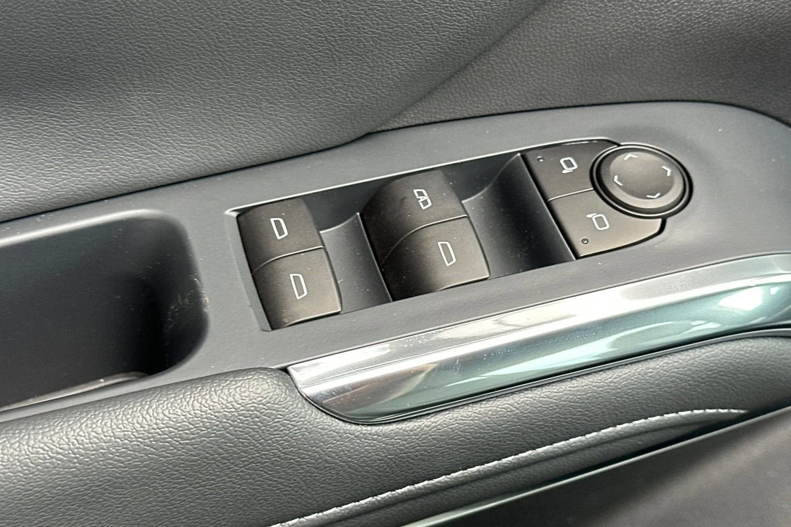 2025 Chevrolet Traverse LT - Photo 12