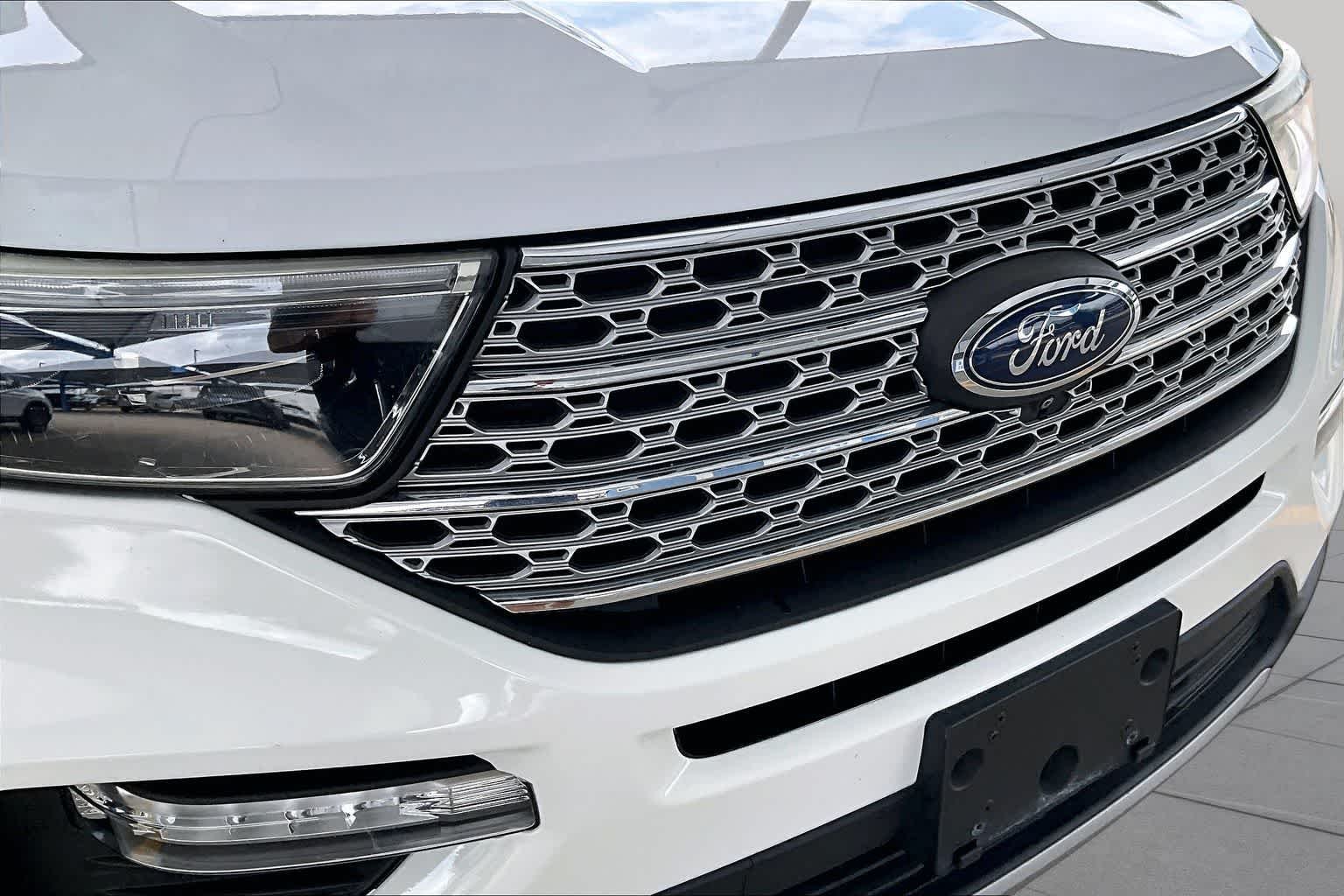 Used 2020 Oxford White Ford Limited image 30