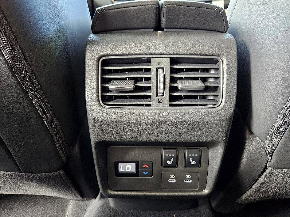 2026 Nissan Rogue Platinum - Photo 11