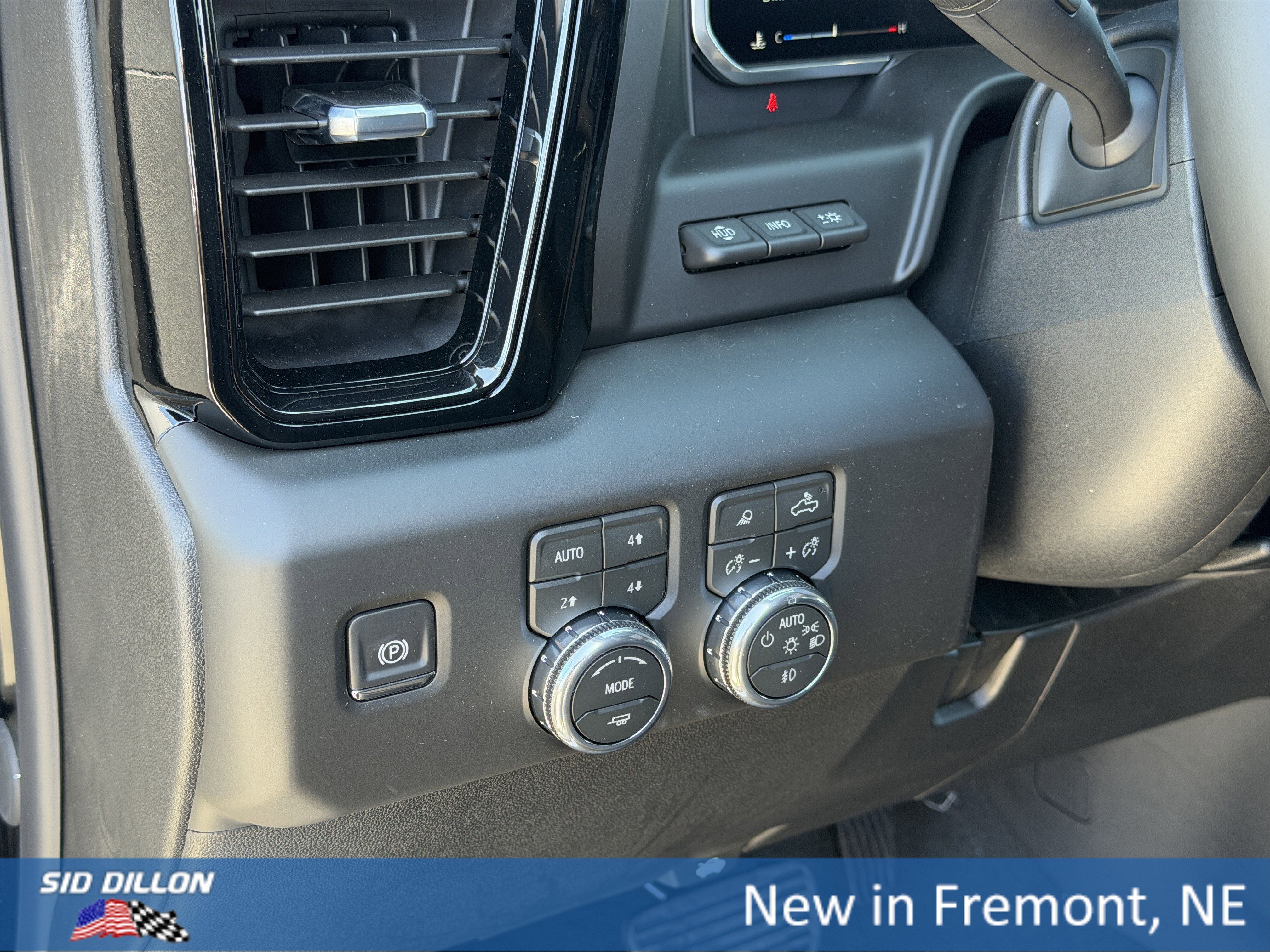 2026 GMC Sierra 3500HD AT4 - Photo 13
