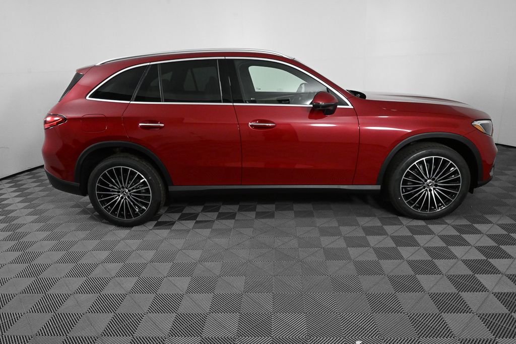 New 2026 MANUFAKTUR Patagonia Red Metallic Mercedes-Benz GLC 300 image 25