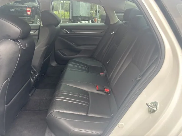 Used 2022 White Honda EX-L image 10