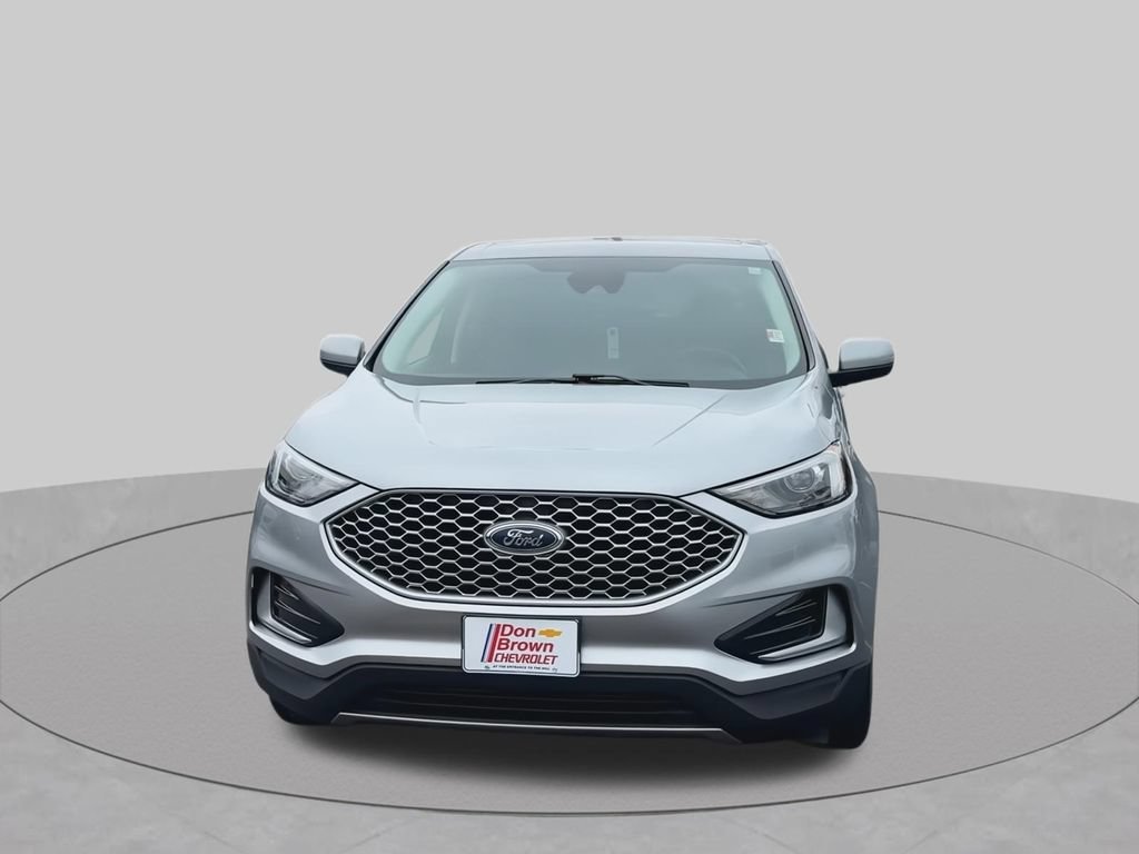 Used 2024 Silver Ford SEL image 3