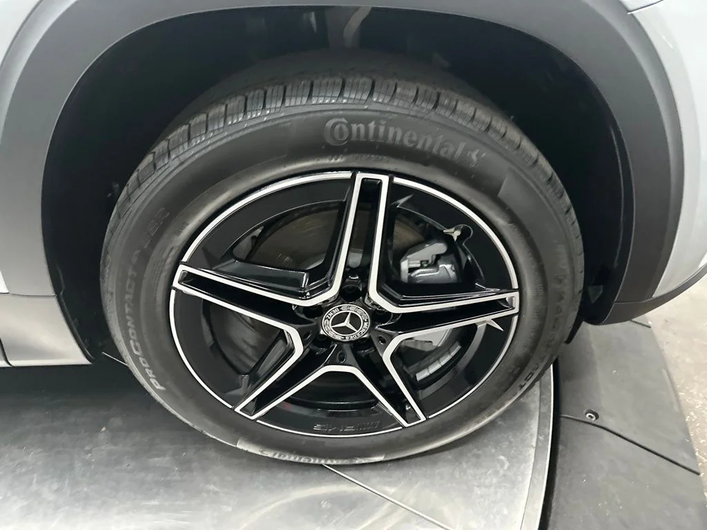 New 2026 Silver Mercedes-Benz GLB 250 image 9
