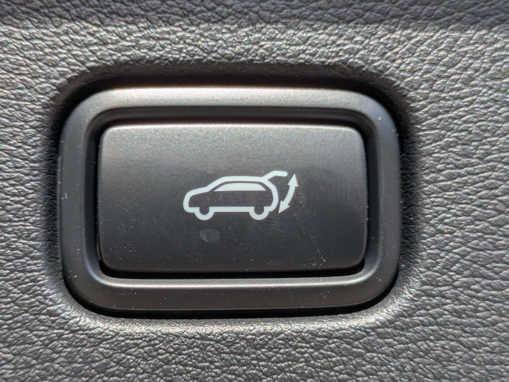 New 2026 Wolf Gray Kia SX Prestige image 14