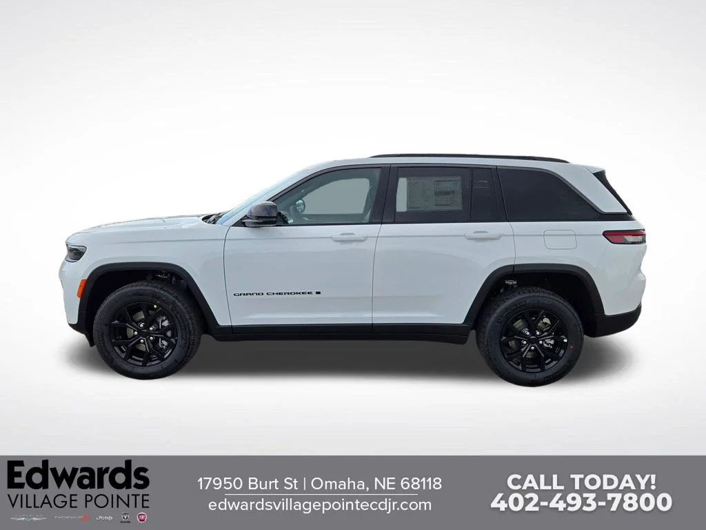 New 2026 Bright White Clear-Coat Exterior Paint Jeep Laredo Altitude image 6