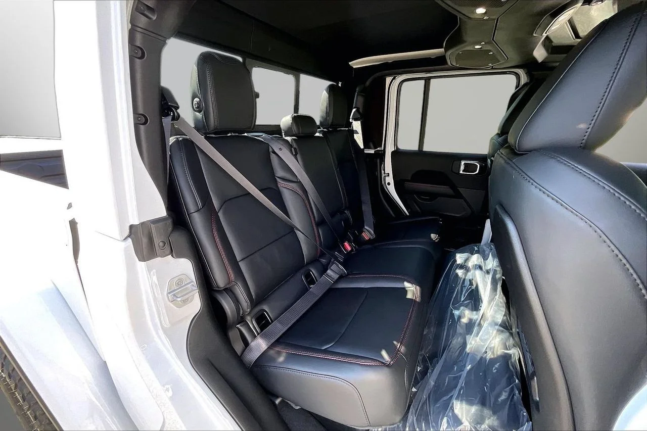 New 2026 Bright White Clearcoat Jeep Rubicon X image 18