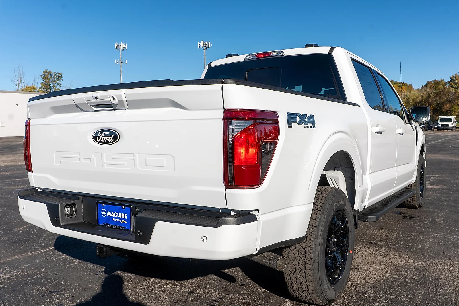 New 2026 Oxford White Ford XLT image 5
