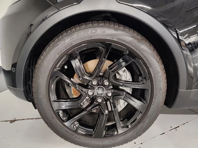Used 2025 Black Land Rover S image 8