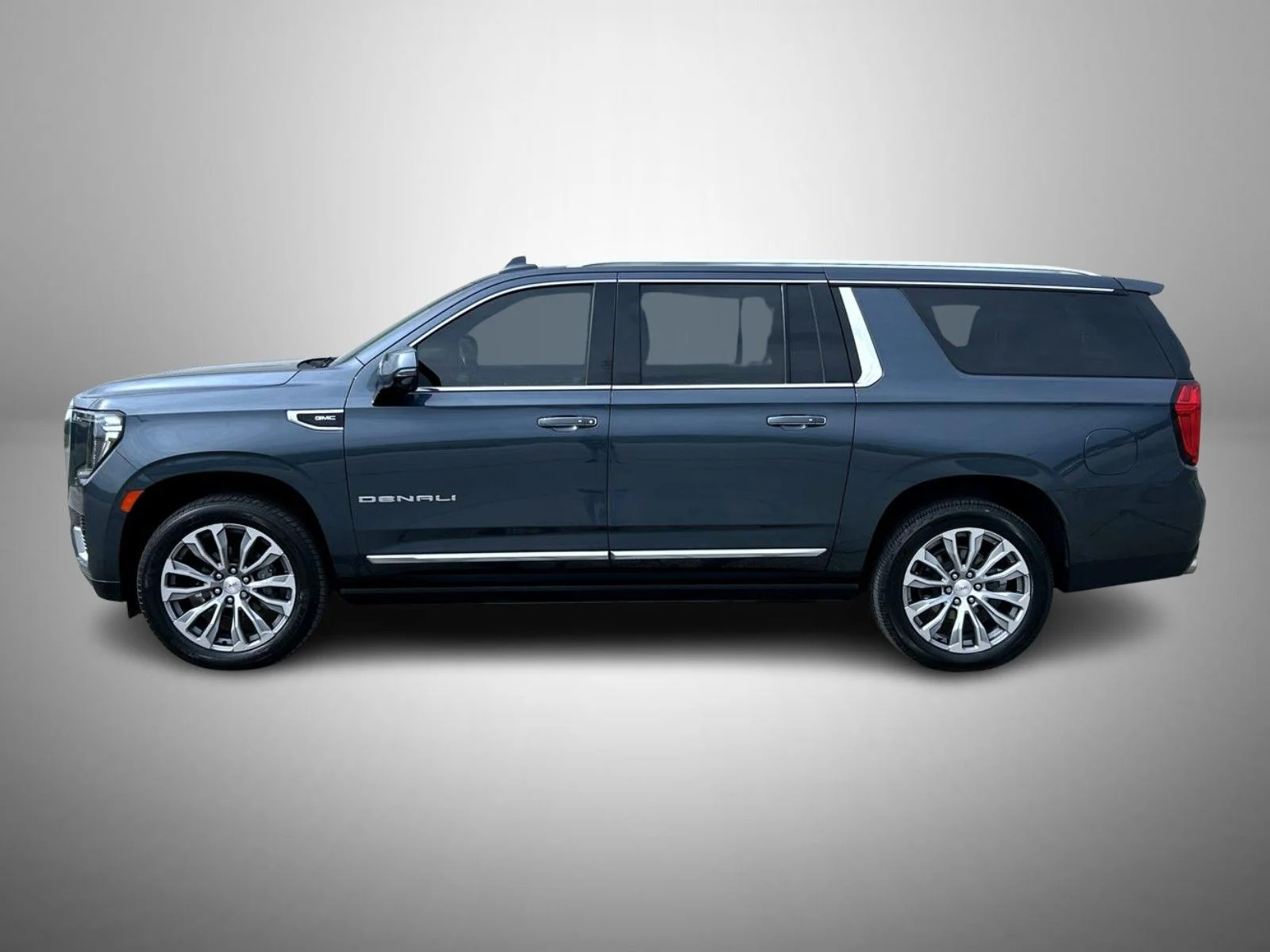 Used 2021 Blue GMC Denali image 8