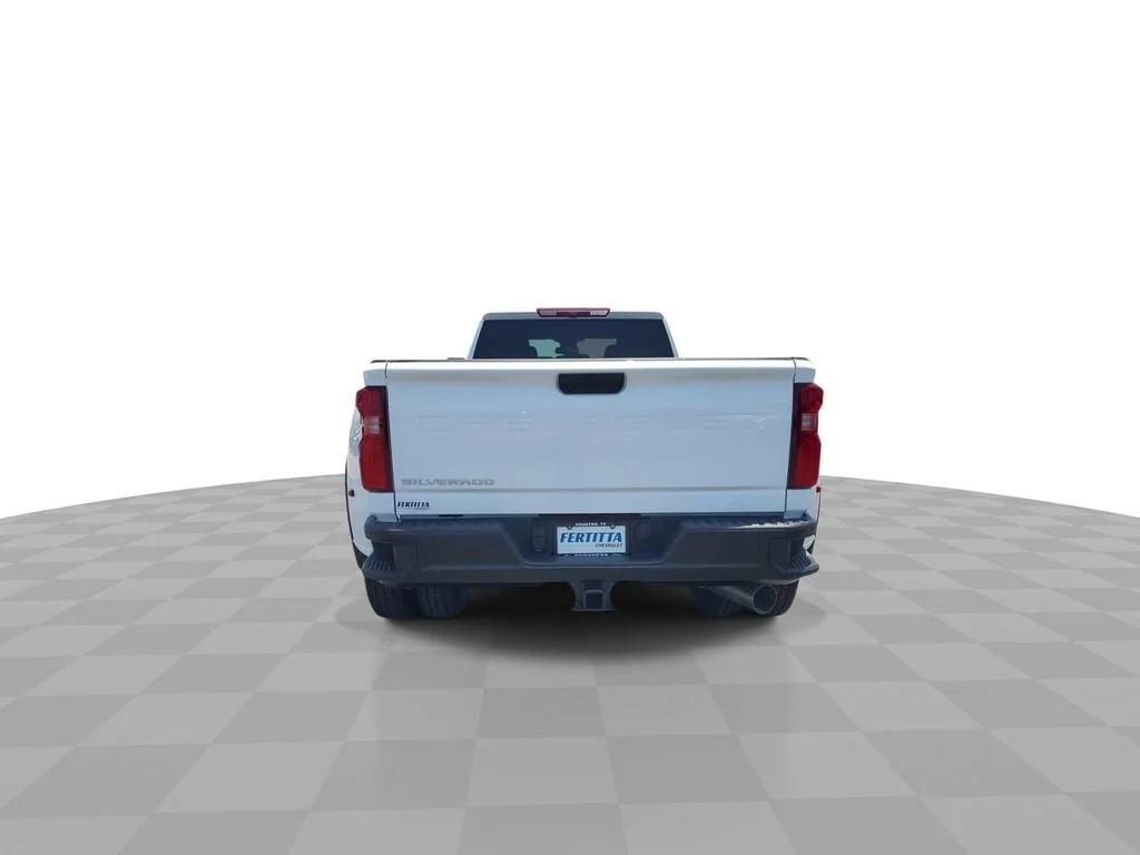 New 2026 Summit White Chevrolet WT image 7