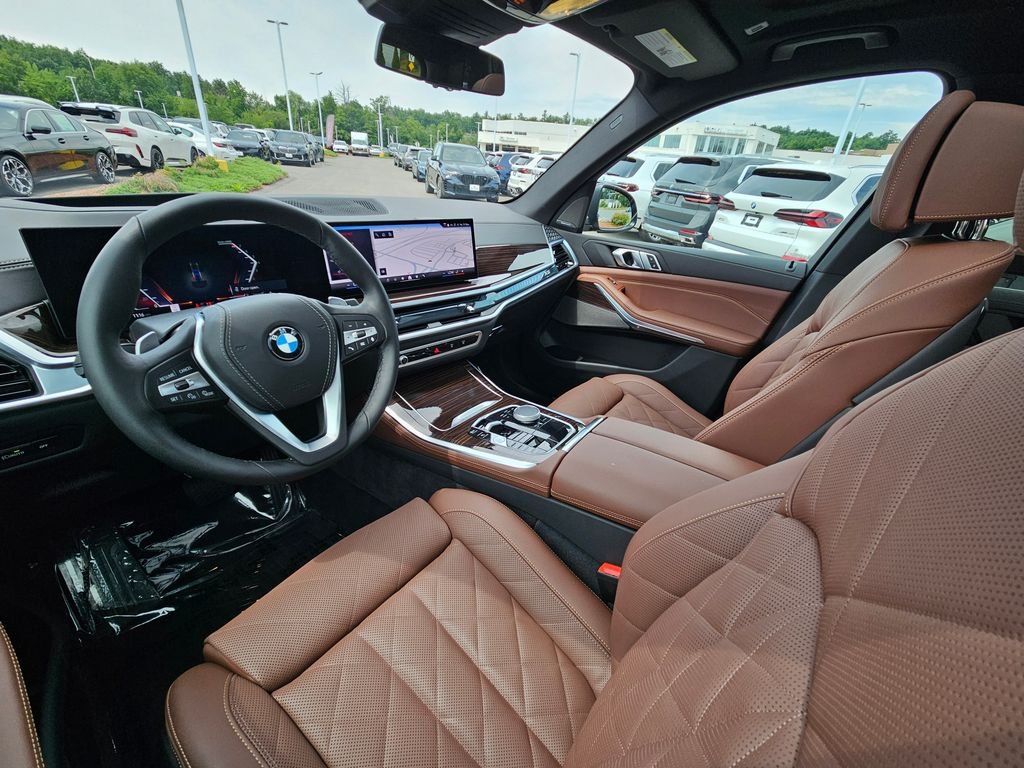 Used 2026 Tanzanite Blue II Metallic BMW xDrive40i image 24