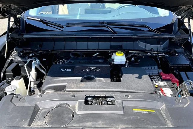 Used 2023 Black INFINITI LUXE image 9