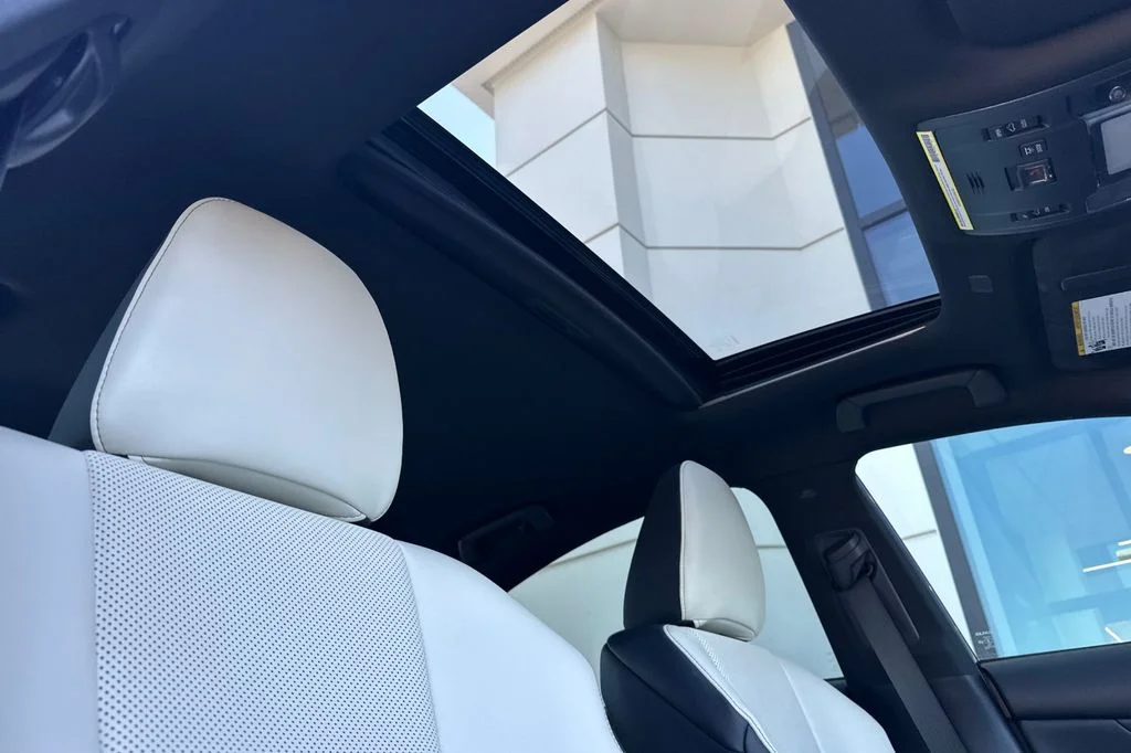 2023 Lexus IS 350 F SPORT - Photo 19