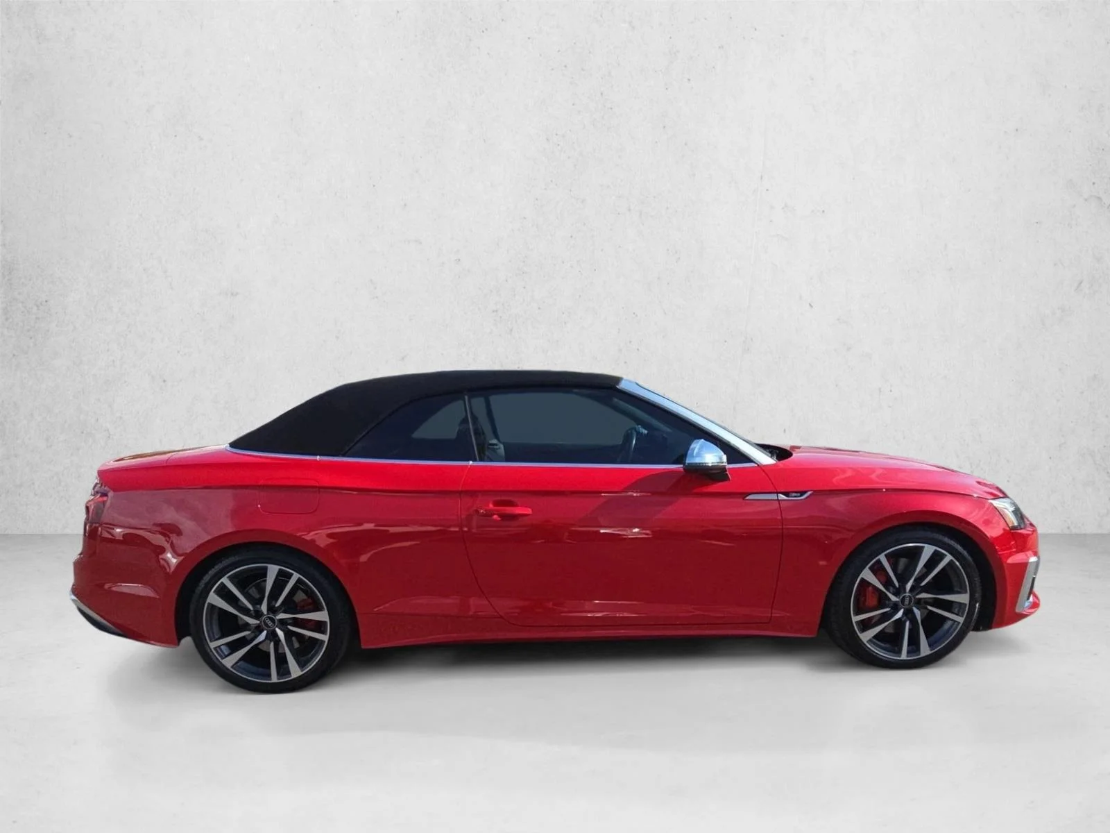 Used 2022 Tango Red Metallic/Black Roof Audi Premium Plus image 4