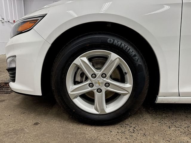 Used 2024 White Chevrolet LT image 16