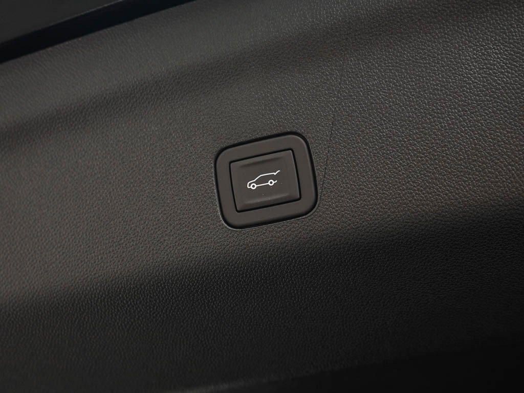 2026 Chevrolet Suburban High Country - Photo 9