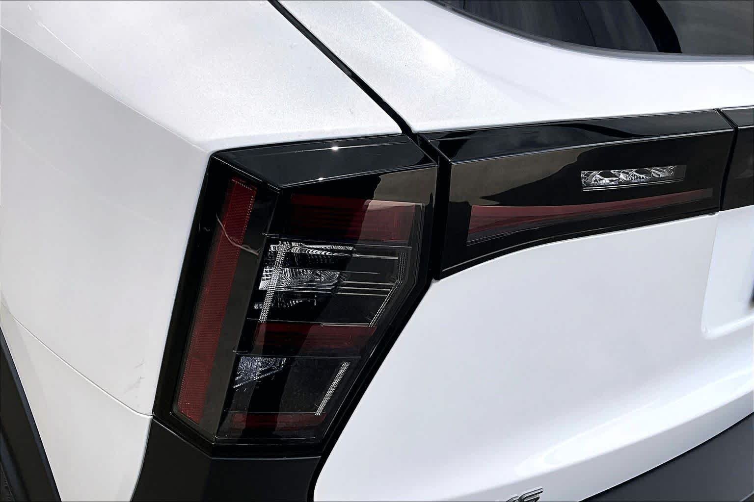 New 2026 Aspen White TriCoat / Super Black Two-tone Nissan SR image 12