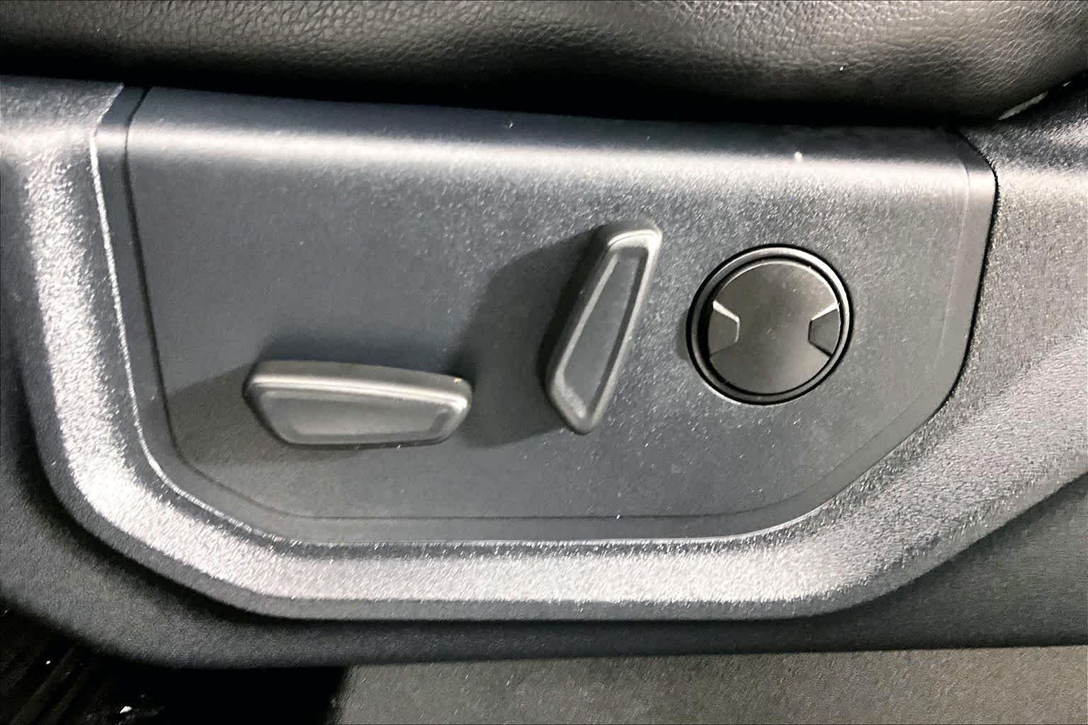 Used 2021 Agate Black Ford LARIAT image 29