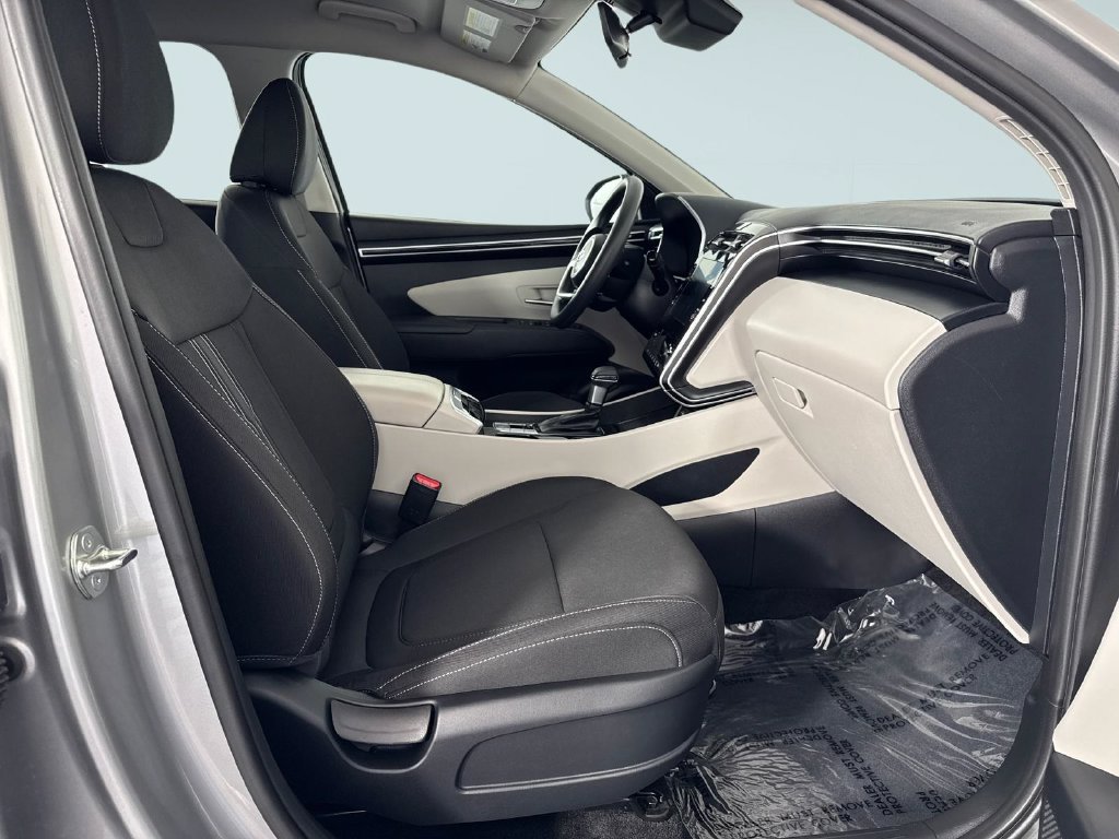 Used 2024 Silver Hyundai SEL image 8