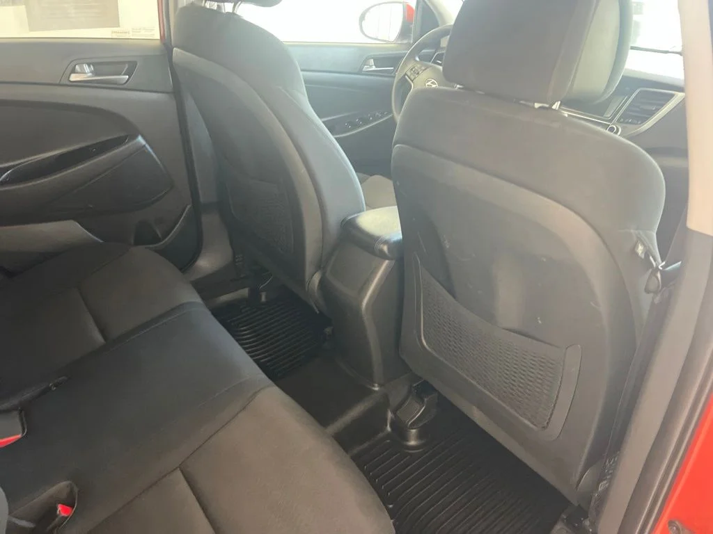 Used 2017 Sunset Hyundai SE image 29