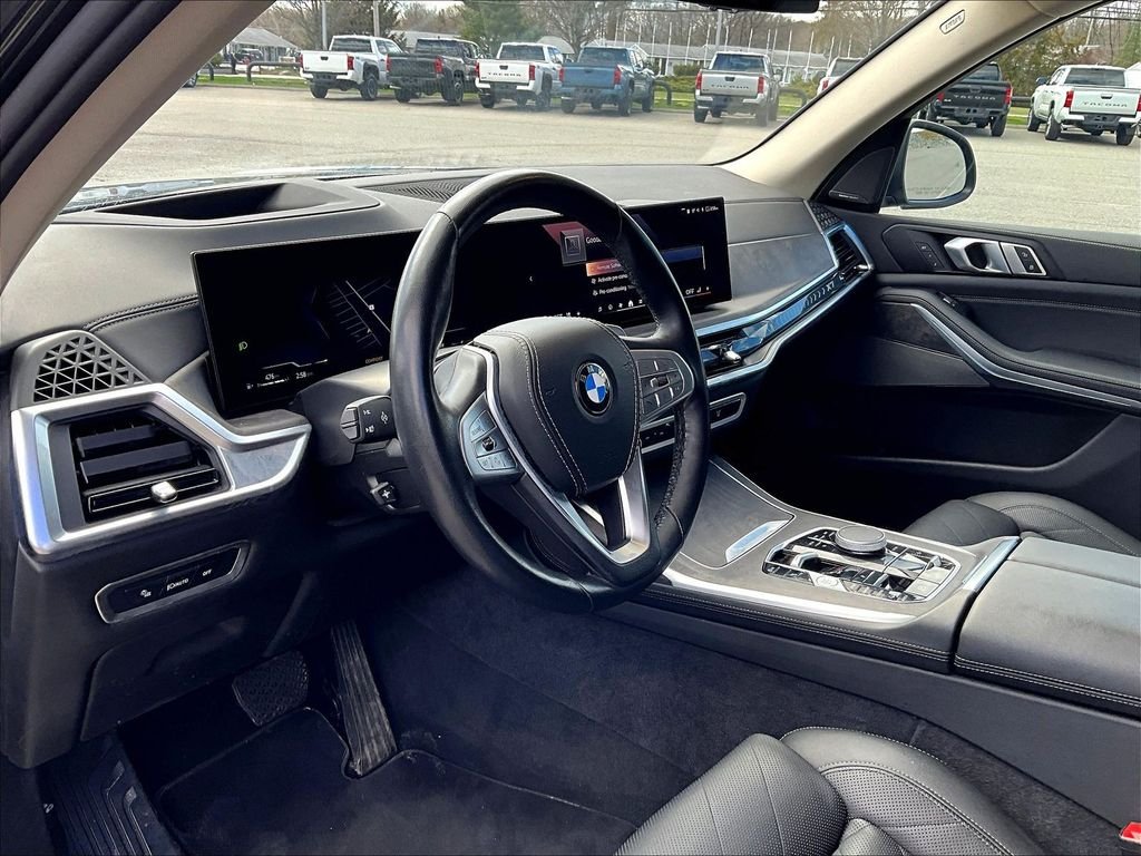 Used 2025 Black BMW xDrive40i image 8
