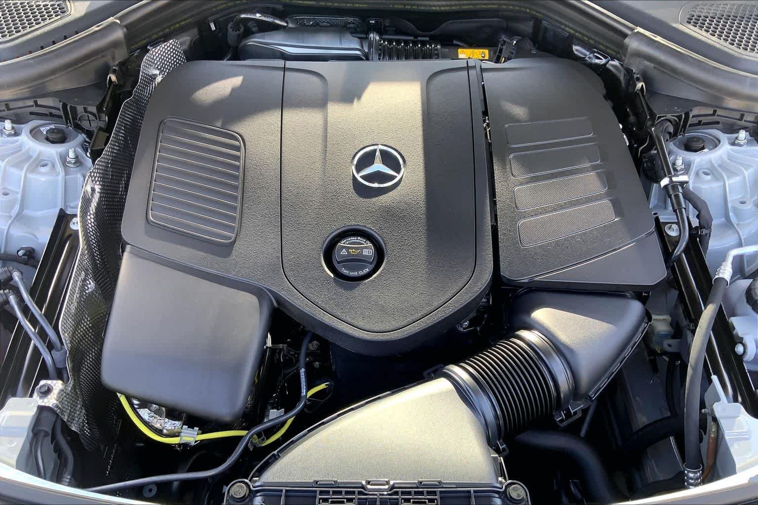 New 2027 MANUFAKTUR Alpine Grey Mercedes-Benz GLC 300 image 17