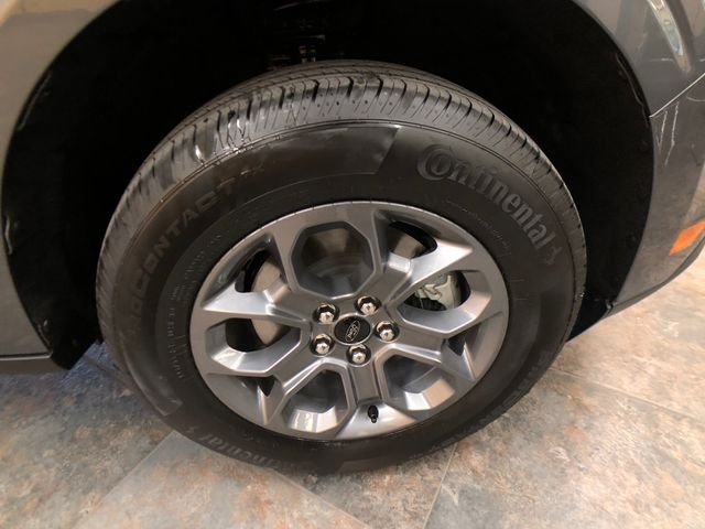 New 2026 Carbonized Gray Metallic Ford XLT image 9