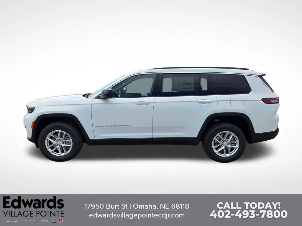 New 2026 Bright White Clear-Coat Exterior Paint Jeep Laredo image 6