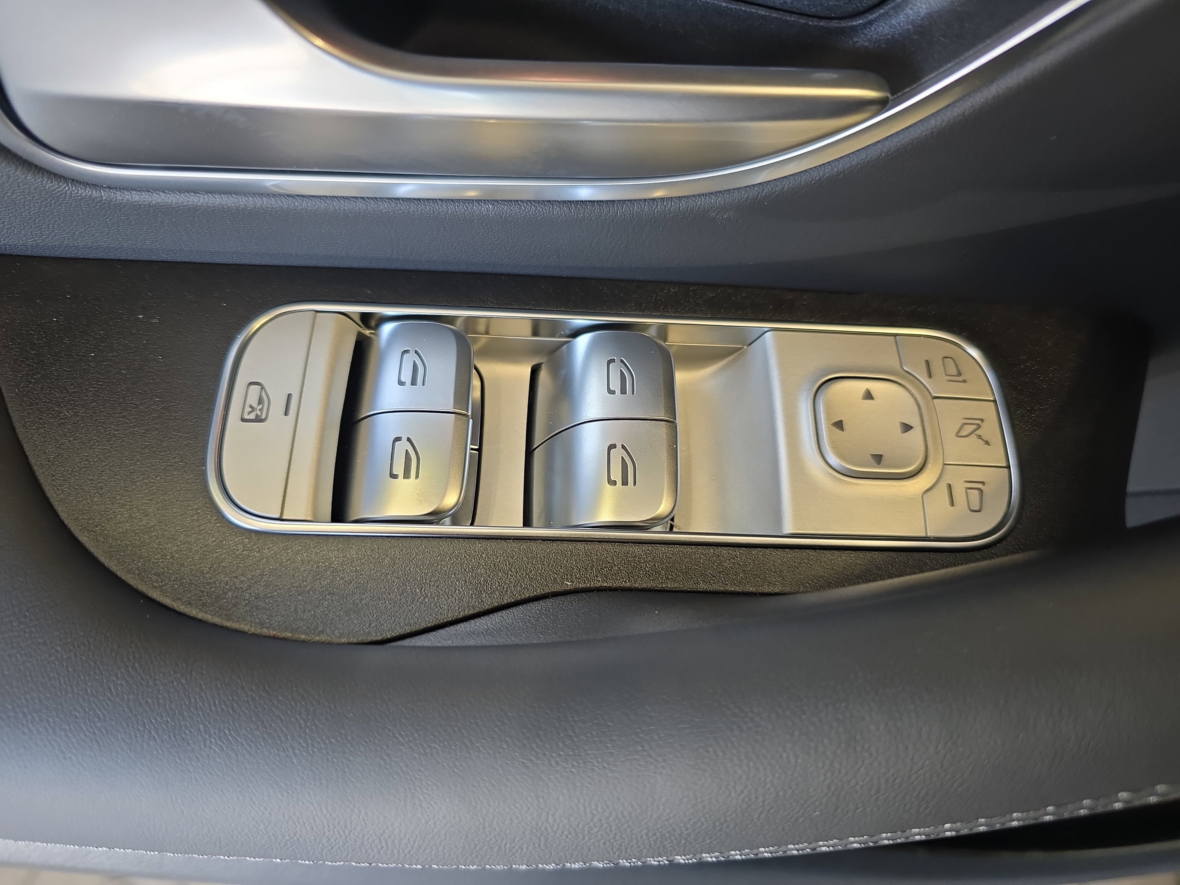 New 2026 Selenite Grey Metallic Mercedes-Benz AMG® GLE 53 4MATIC+ SUV image 30