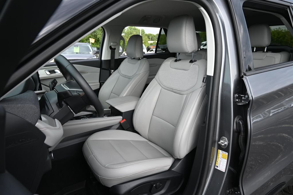 Used 2026 Gray Metallic Ford Active image 22