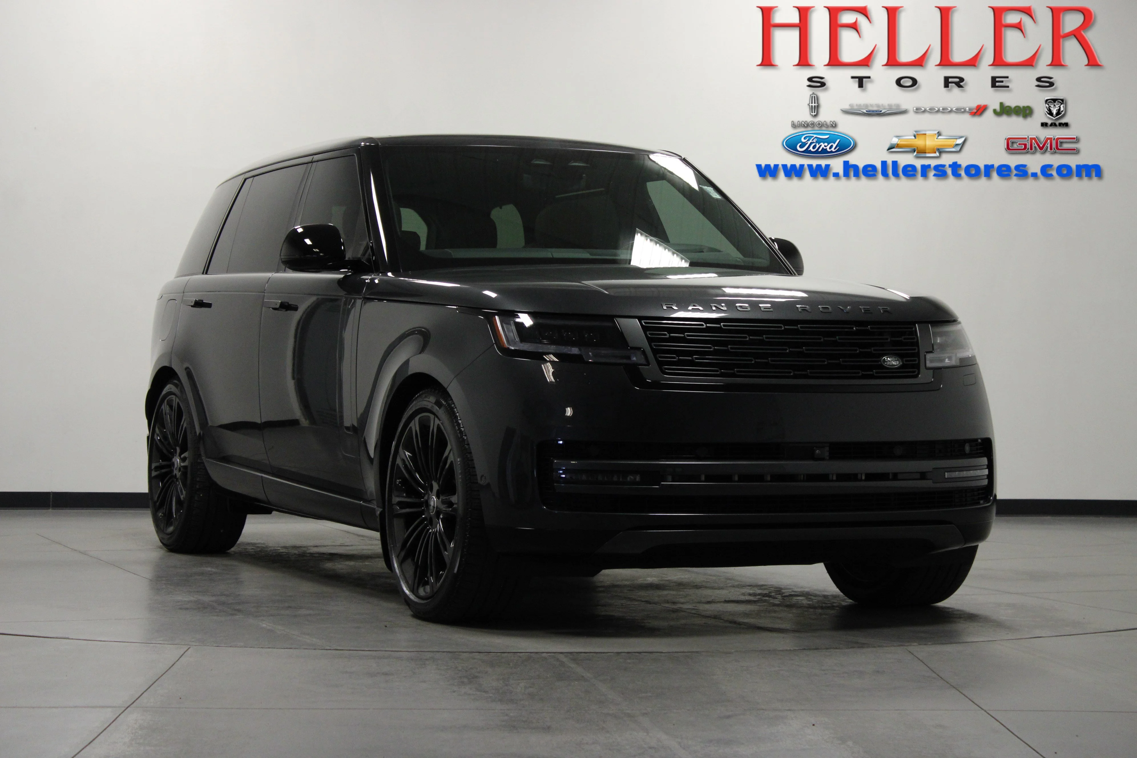 Used 2025 Carpathian Grey Premium Metallic Land Rover SE image 1