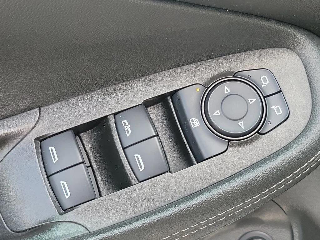 Used 2022 Blue Buick Select image 21