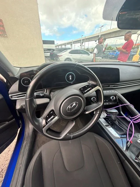 Used 2023 Blue Hyundai SEL image 3