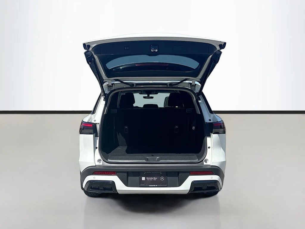Used 2025 Glacier White INFINITI PURE image 9