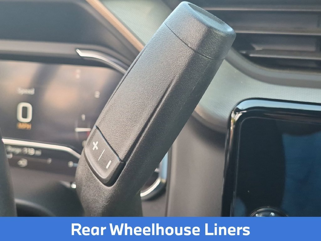 Used 2025 White GMC Denali image 39