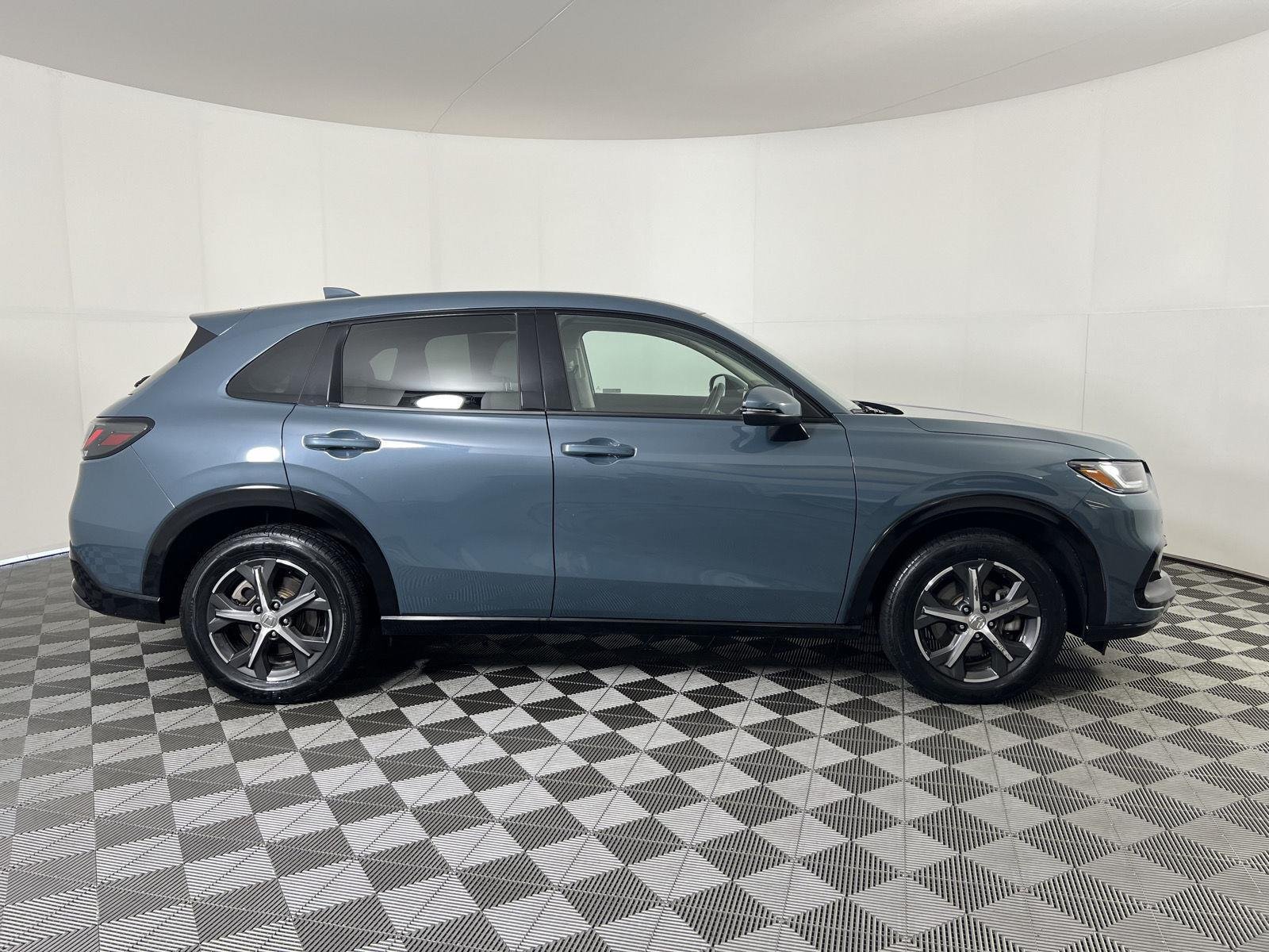 Used 2024 Nordic Forest Pearl Honda EX-L image 2