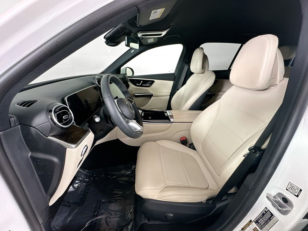 Certified Used 2023  Mercedes-Benz GLC 300 image 19