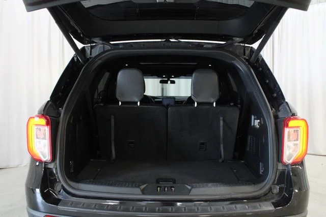 Used 2020 Black Ford XLT image 33