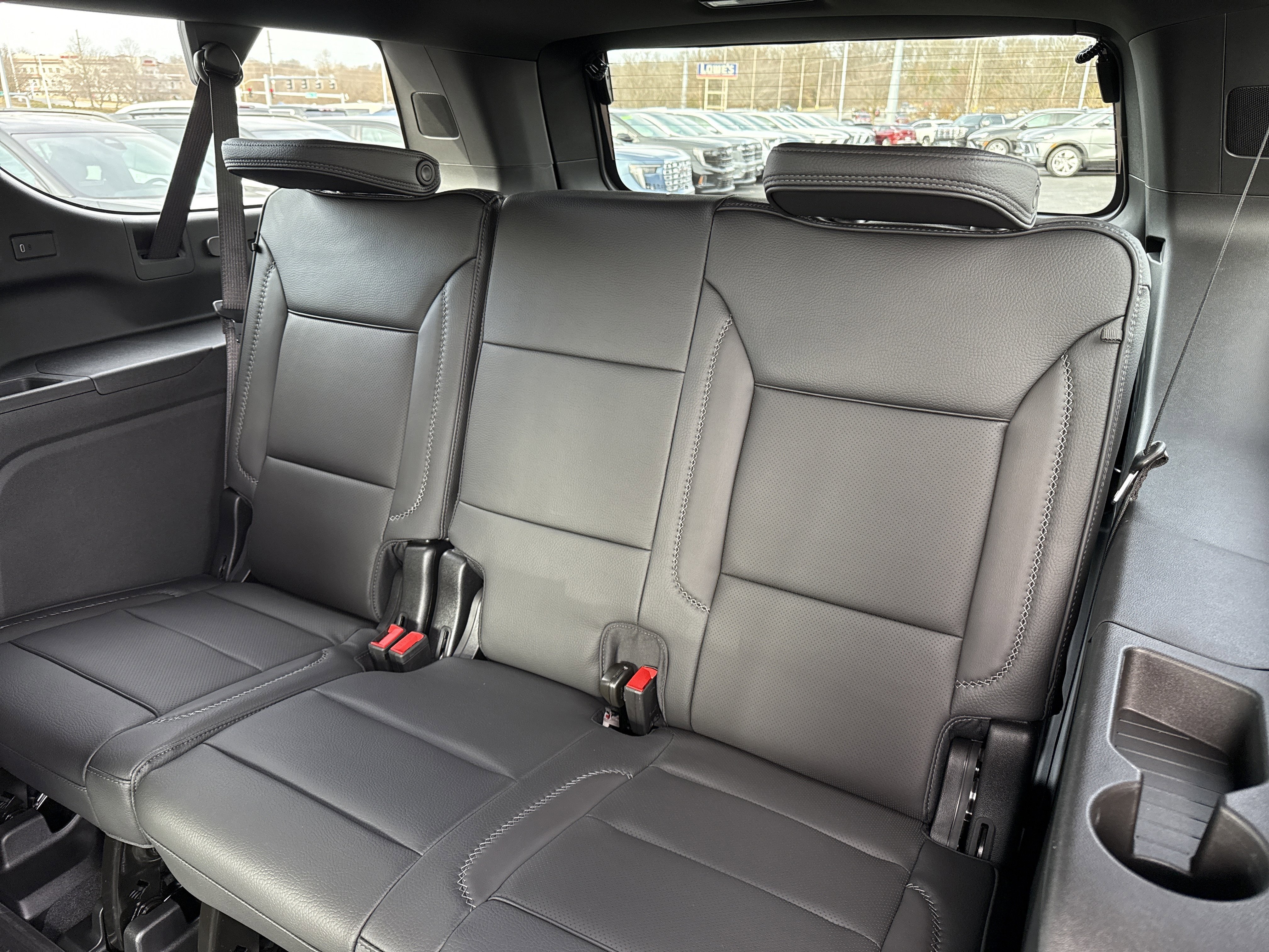 2026 GMC Yukon XL Denali - Photo 7