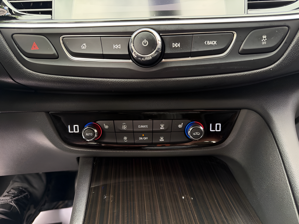 Used 2018 White Buick Essence image 19
