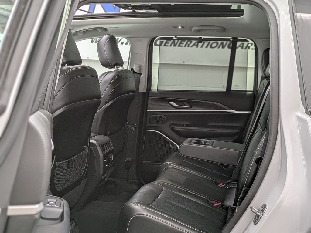Used 2023 White Jeep 4xe image 18