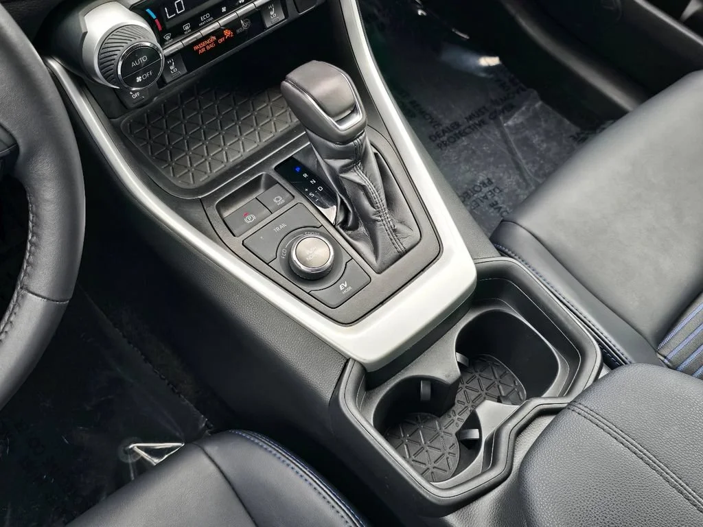 2021 Toyota RAV4 XSE - Photo 19