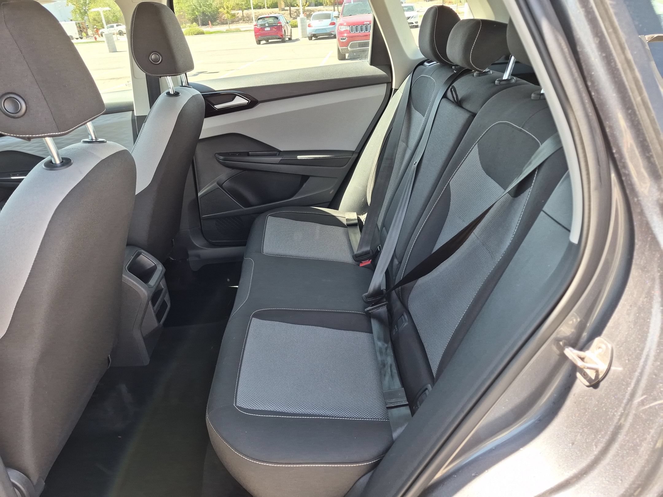 Used 2024 Platinum Gray Metallic Volkswagen S image 26
